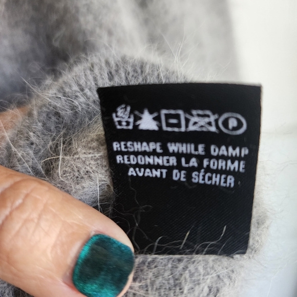 Le Chateau Angora Scoop Neck Pullover Soft gray fuzzy size XS - Picture 9 of 9